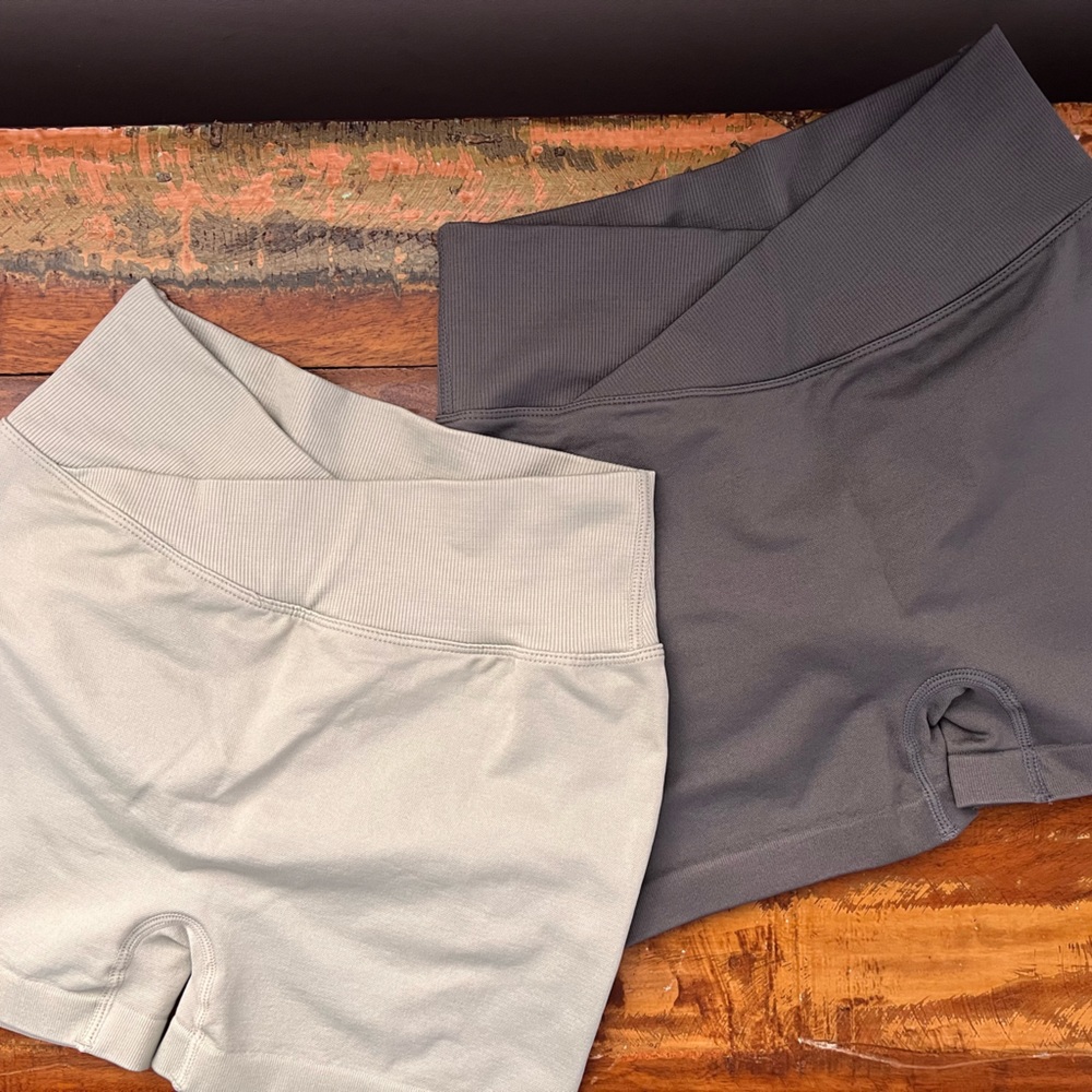 Women’s scrunch shorts